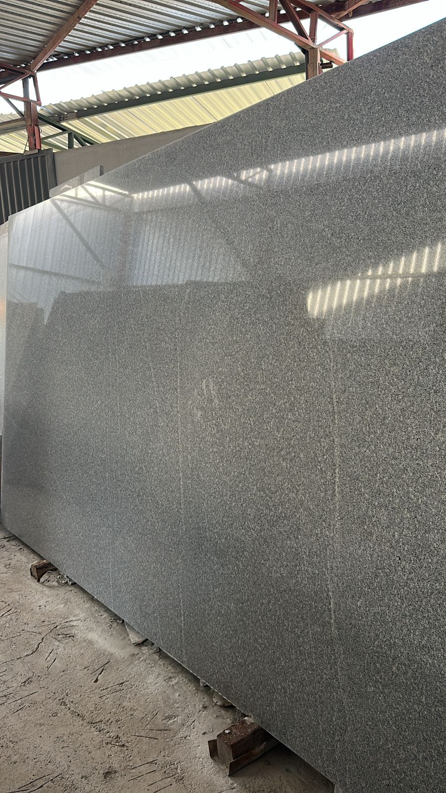 Granito Cinza Castelo Polido